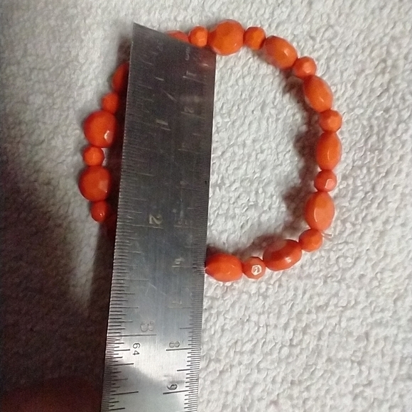 Bright orange beaded stretch bracelet - Picture 2 of 2